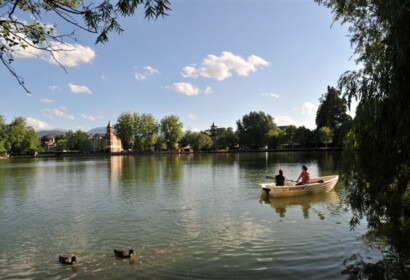 Tornen les passejades en barca a l'Estany de Puigcerdà